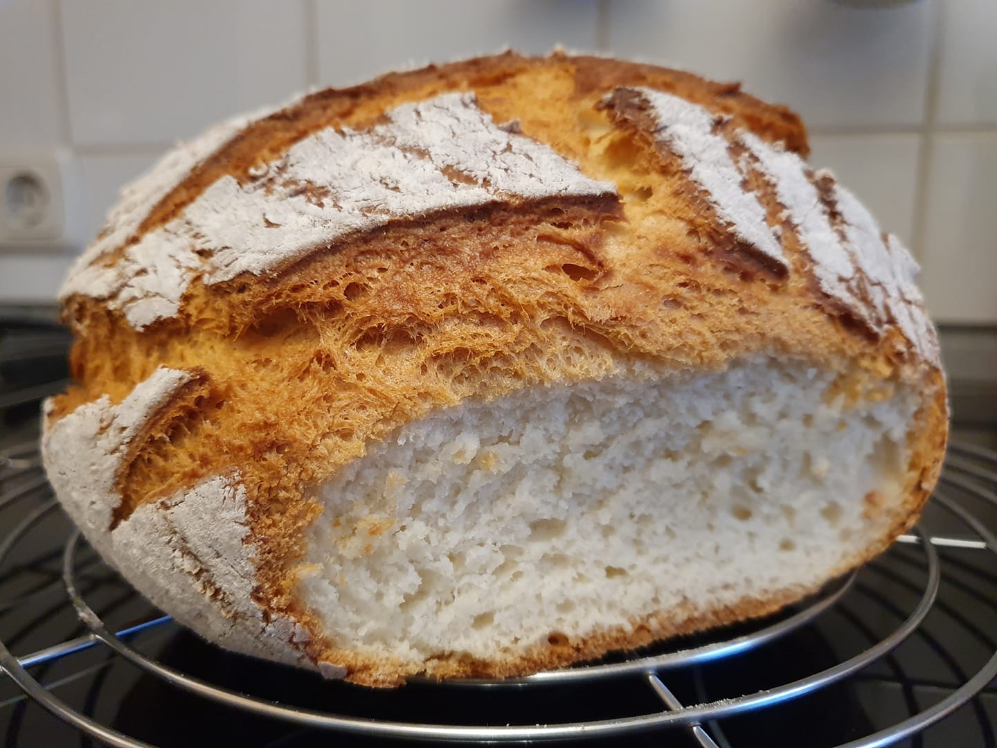 Glutenfreies Helles Quark-Brot, -Brötchen Oder -Baguette - Olivers ...